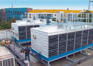 La planta química utilitza torres de refrigeració de FRP